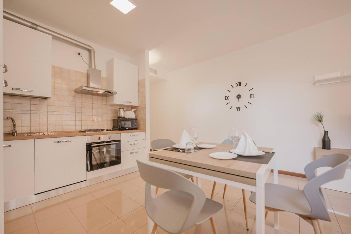 Apartamento Unico 8 A 700mt Dalla Stazione